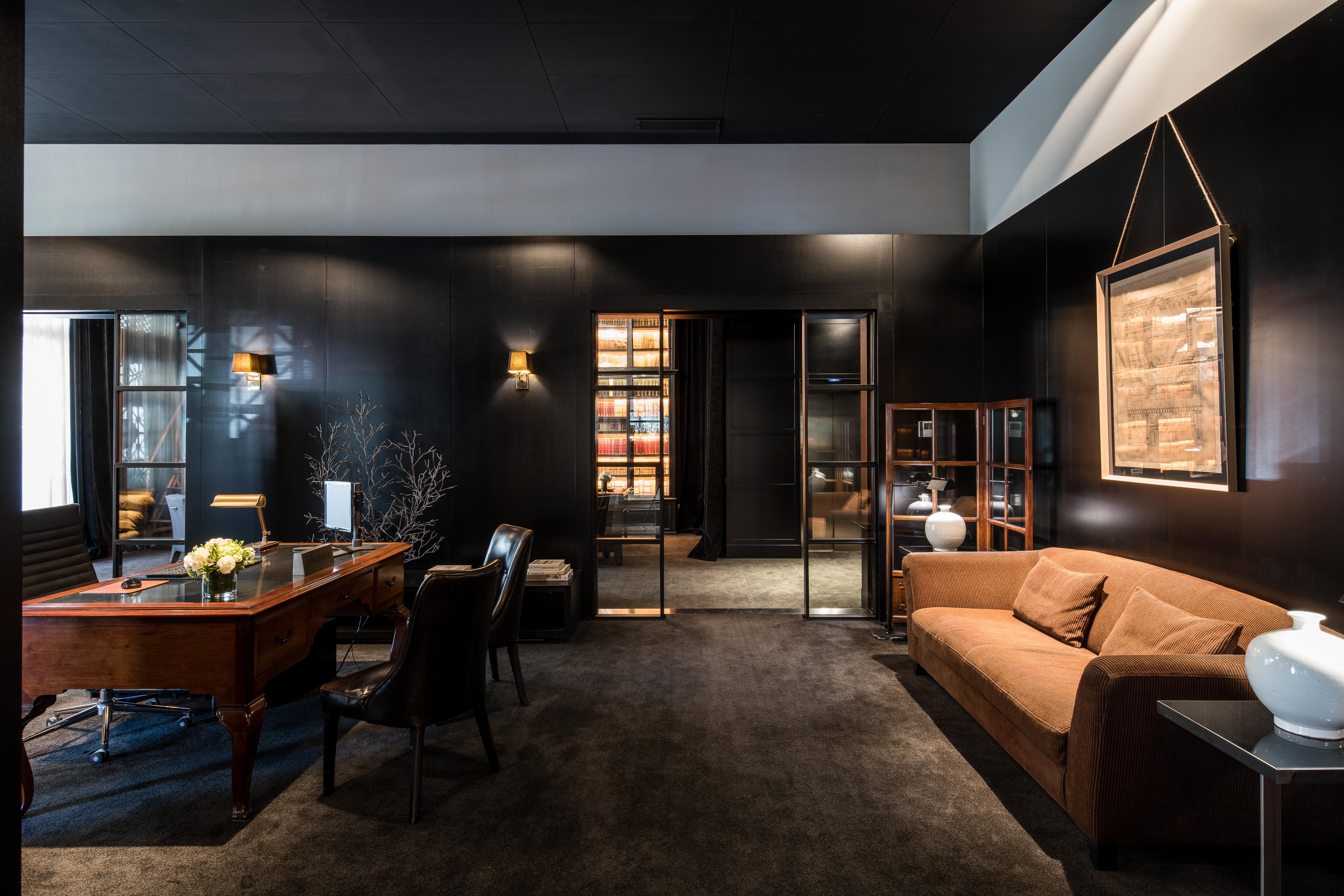 Grand Hotel Central, Small Luxury Hotels Barcelona Exterior foto The Library at The Ivy