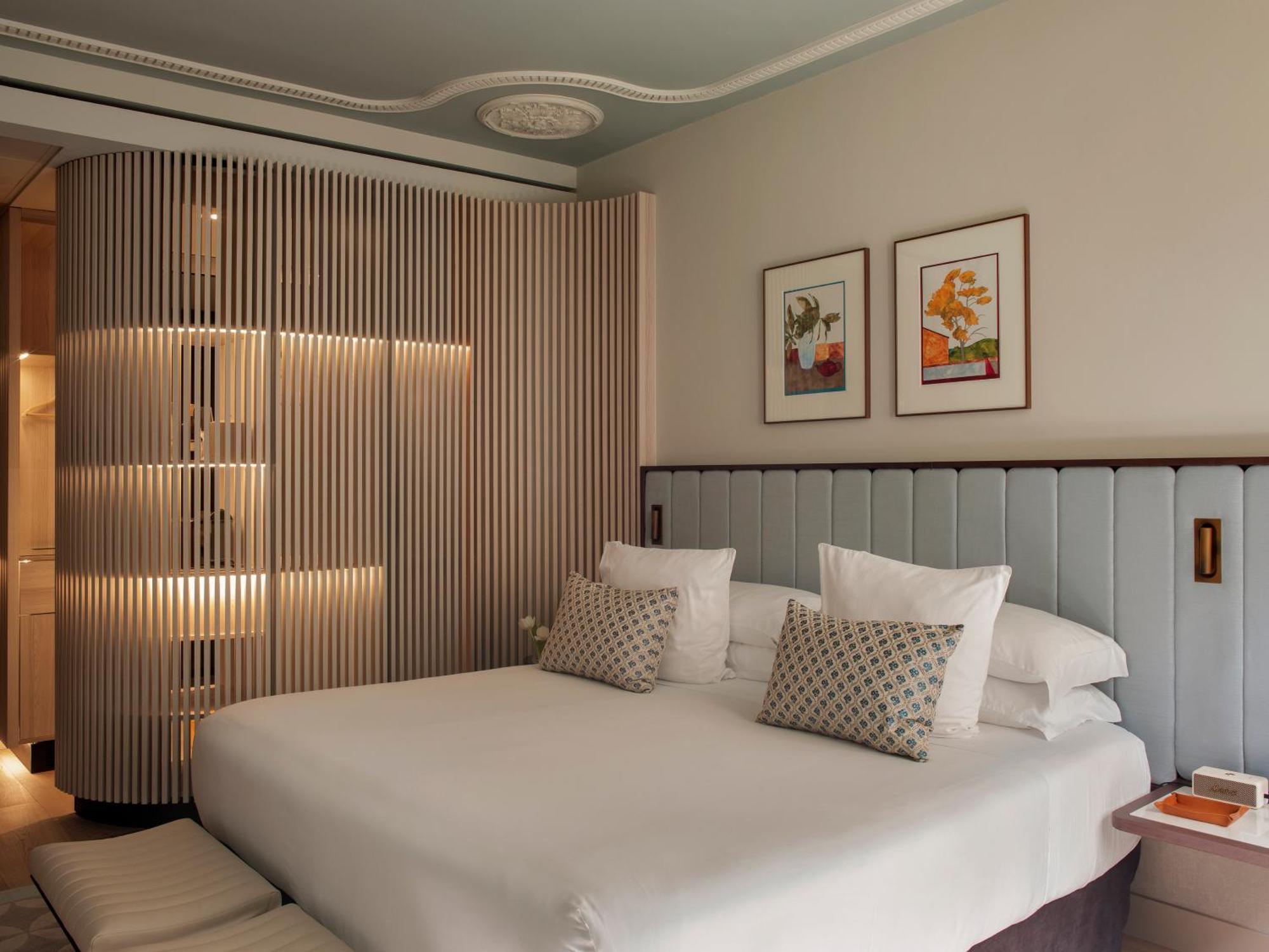 Grand Hotel Central, Small Luxury Hotels Barcelona Exterior foto A bedroom at the hotel