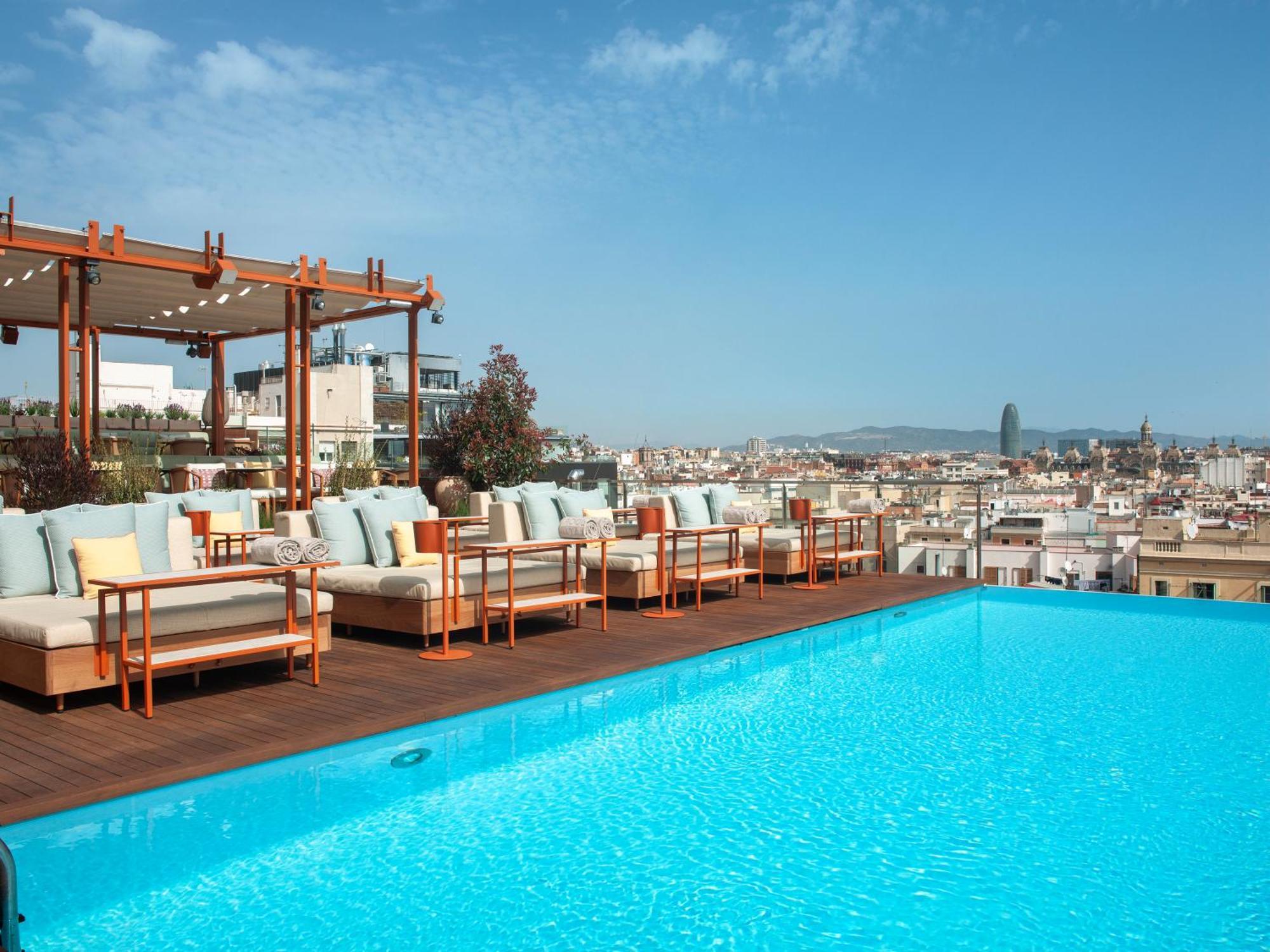 Grand Hotel Central, Small Luxury Hotels Barcelona Exterior foto Skyline Barcelona