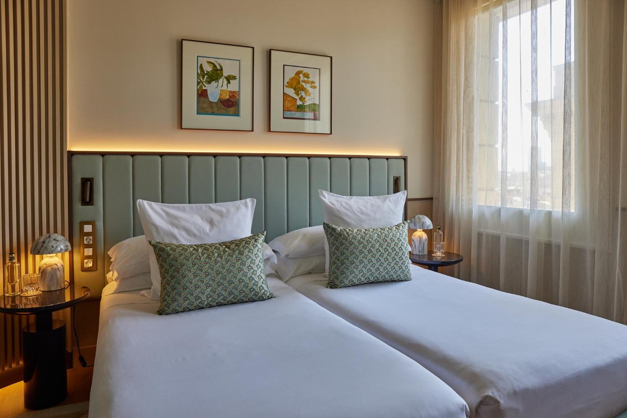 Grand Hotel Central, Small Luxury Hotels Barcelona Exterior foto A room at the hotel