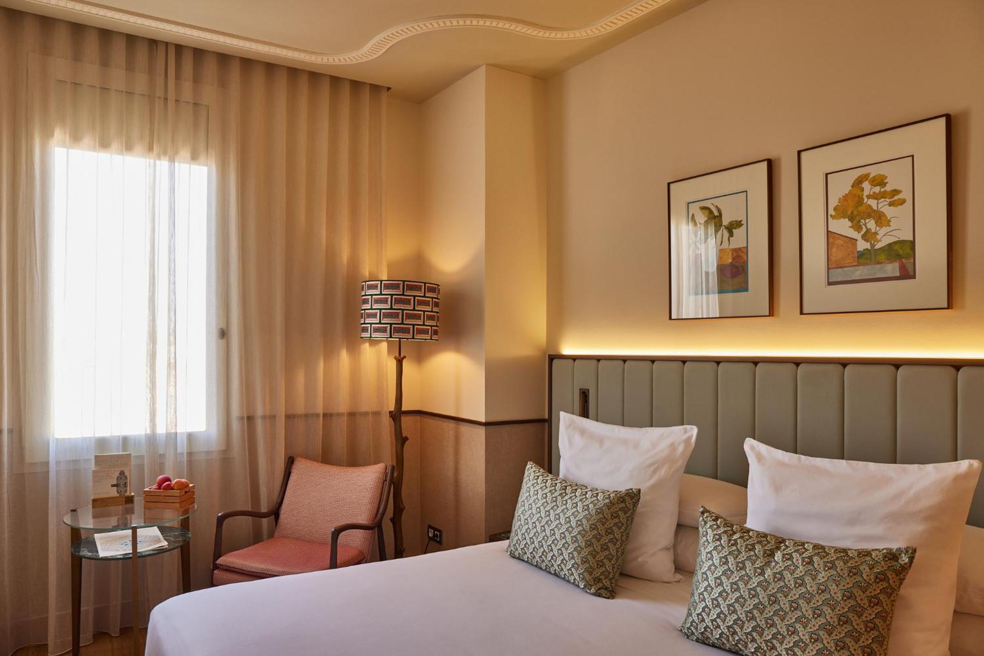 Grand Hotel Central, Small Luxury Hotels Barcelona Exterior foto A room at the hotel