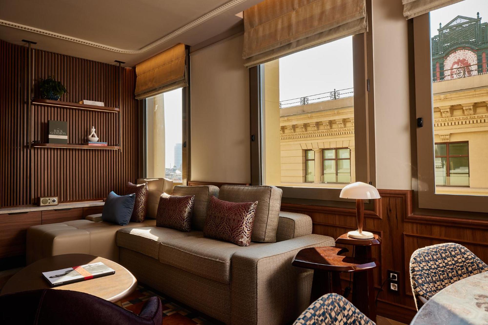 Grand Hotel Central, Small Luxury Hotels Barcelona Exterior foto A suite at the Mandarin Oriental, Athens