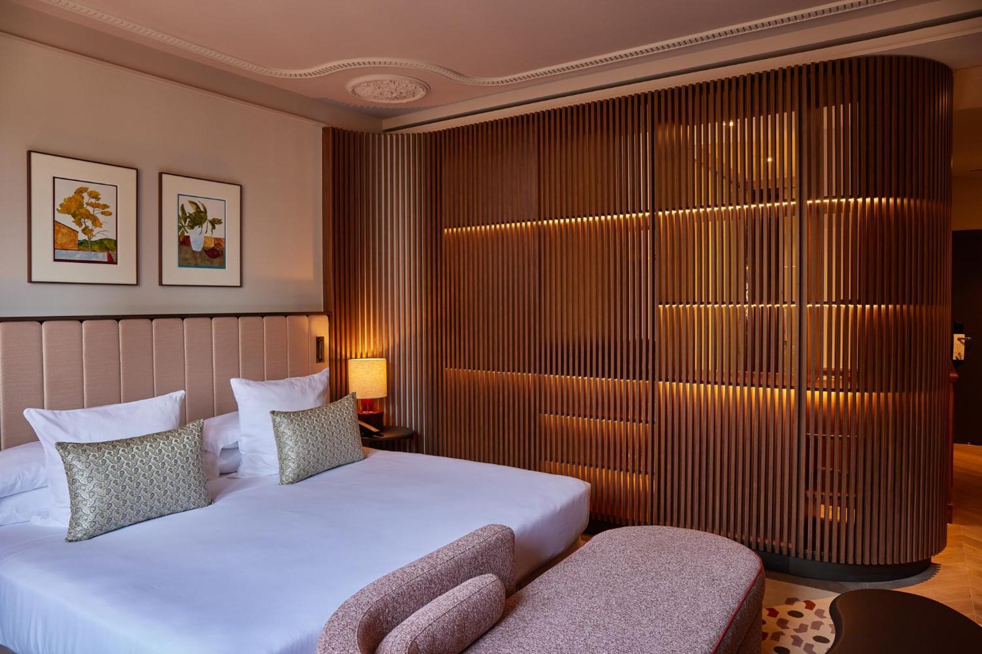 Grand Hotel Central, Small Luxury Hotels Barcelona Exterior foto A room at the hotel