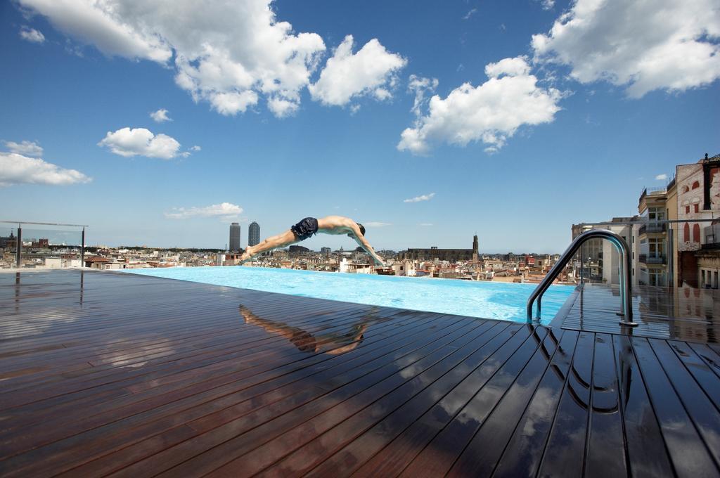 Grand Hotel Central, Small Luxury Hotels Barcelona Facilidades foto The rooftop pool
