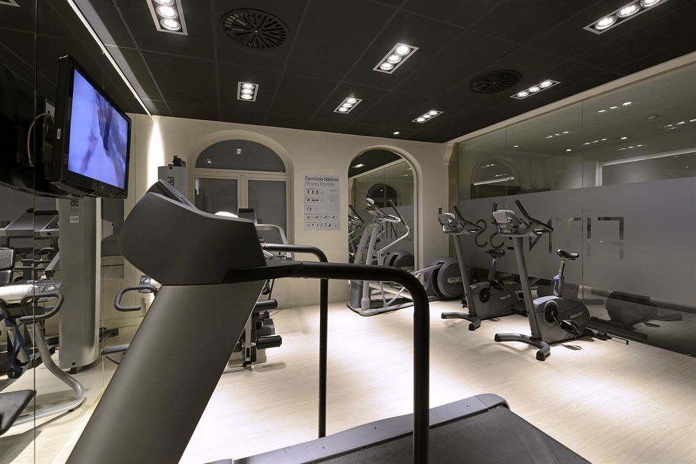 Grand Hotel Central, Small Luxury Hotels Barcelona Exterior foto The gym at the hotel